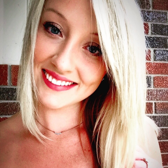 Meet your Posher, Shianna - Picture 1 of 1